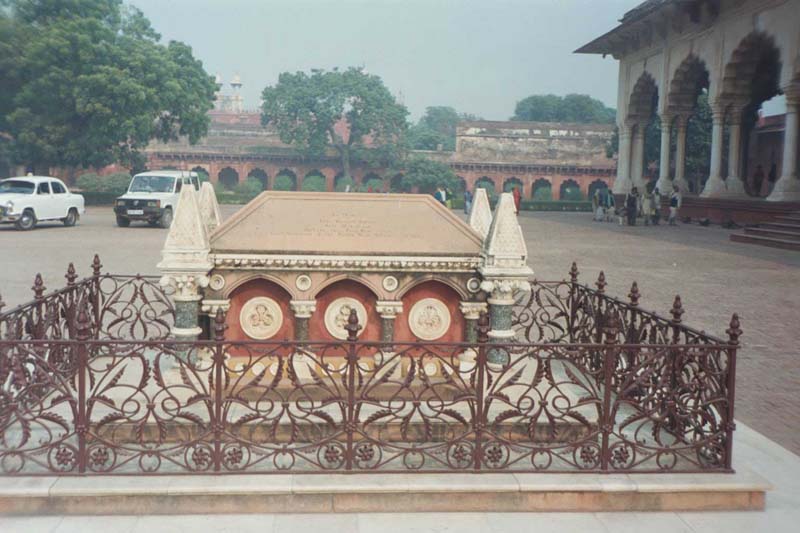 Agra REd Fort memorial